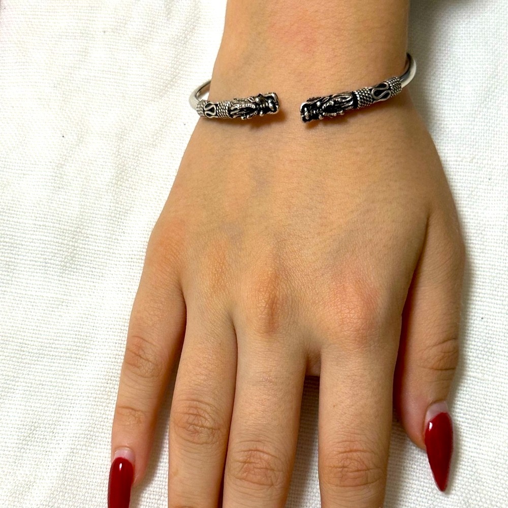Elegant 925 Silver Dragons bracelet